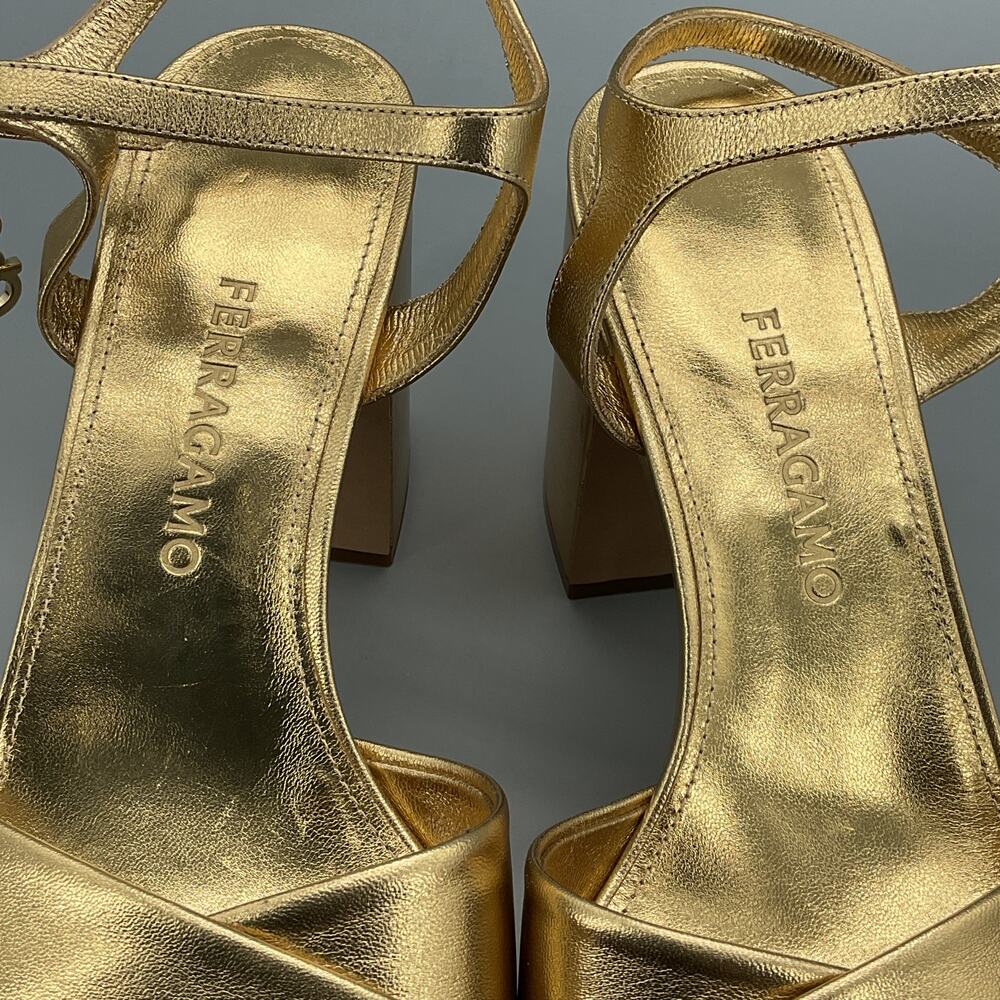 NEW Ferragamo Women’s Savia Platform Sandals Gold Size 10C - Picture 6 of 11